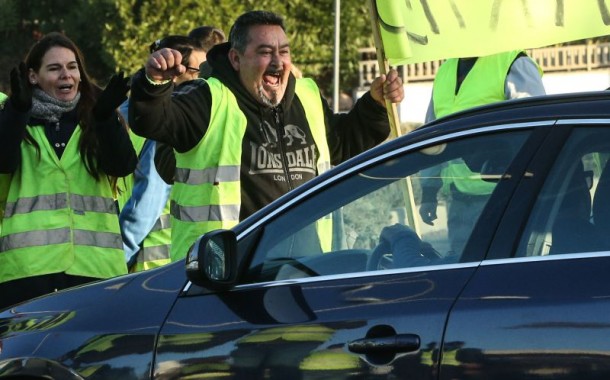Reino Unido: Movimento britânico convoca manifestação de ‘coletes amarelos’ para sábado