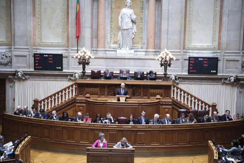 Projectos de PAN e BE sobre sexo sem consentimento baixam à especialidade sem votação