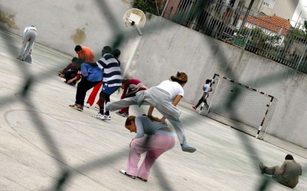 Salário mínimo actualizado para dez mil funcionários de escolas