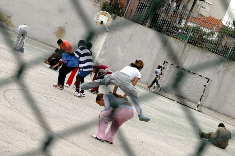 Salário mínimo actualizado para dez mil funcionários de escolas