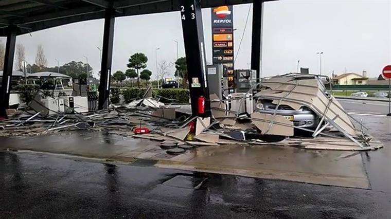 Depressão Helena: Bomba de gasolina em Esposende destruída devido ao vento