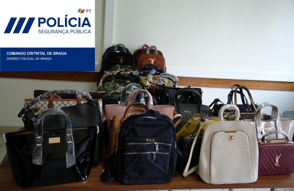 PSP de Braga aprende dezenas das carteiras a mulher