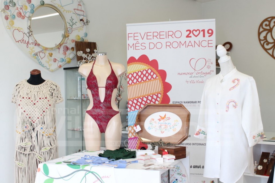 Namorar Portugal com um ‘toque de Verão’ apresenta túnicas, biquínis e toalhas de banho