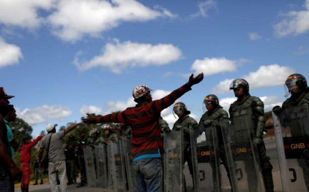 Exército da Venezuela mata duas pessoas na fronteira com o Brasil