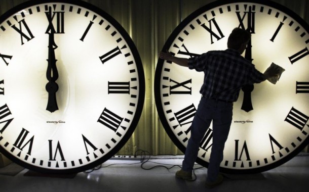 Parlamento Europeu aprova fim da mudança de hora a partir de 2021