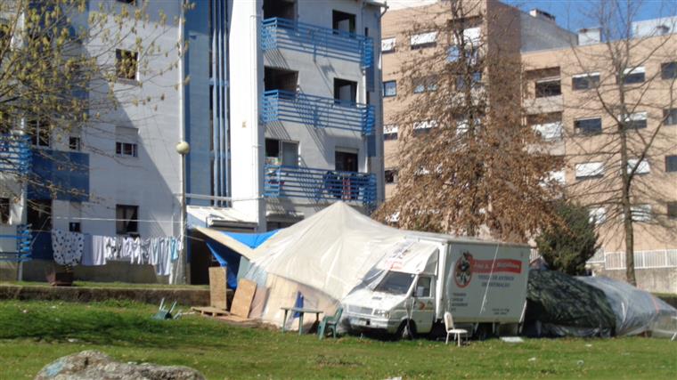 BRAGA - Família de Vila Verde e duas de Viana acampam nas Enguardas e revoltam moradores