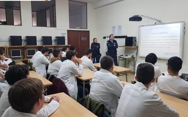 PSP sensibiliza alunos de Braga sobre drogas e álcool