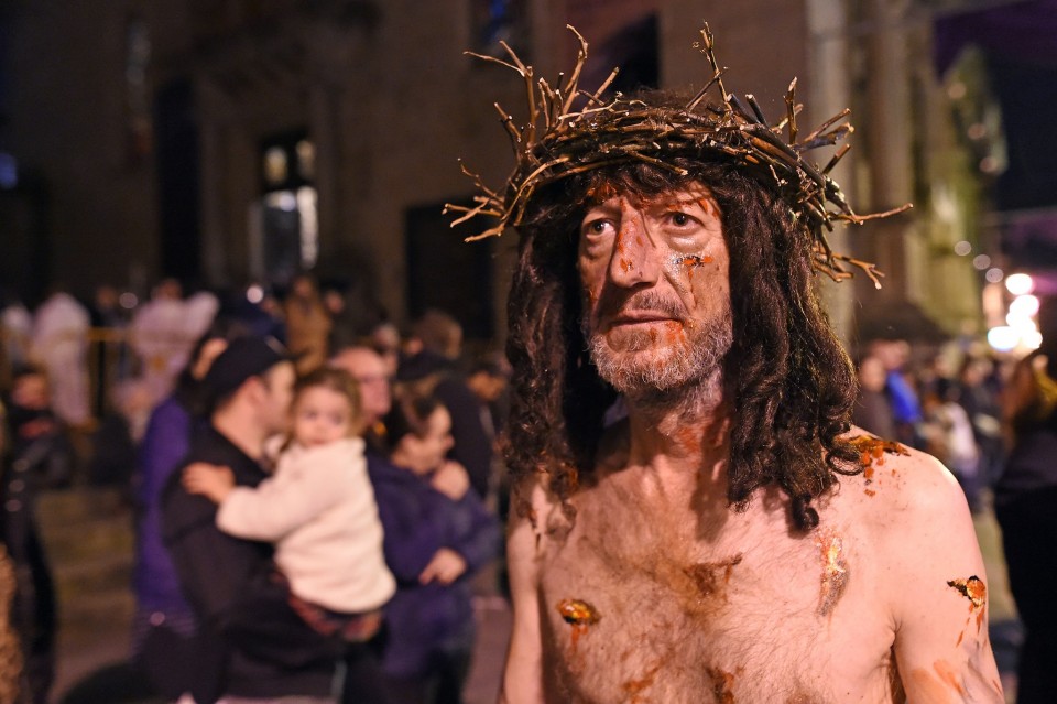 Procissão ‘Ecce Homo’ leva ao centro histórico de Braga milhares de pessoas