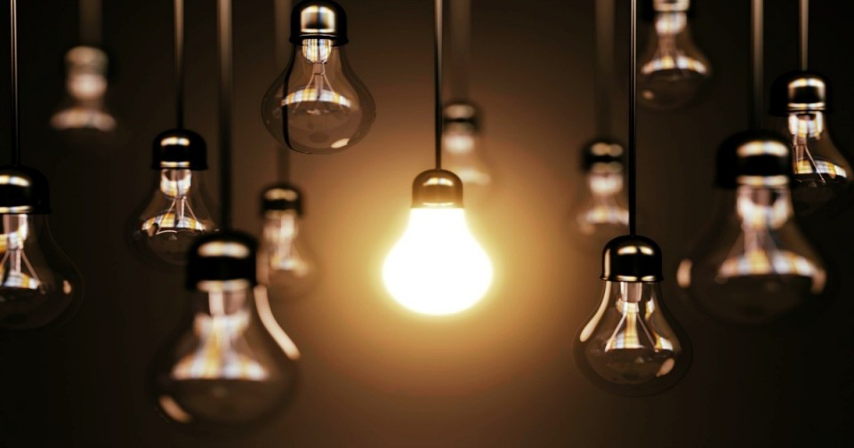 Governo aprova descida do IVA da electricidade e gás natural na potência mais baixa