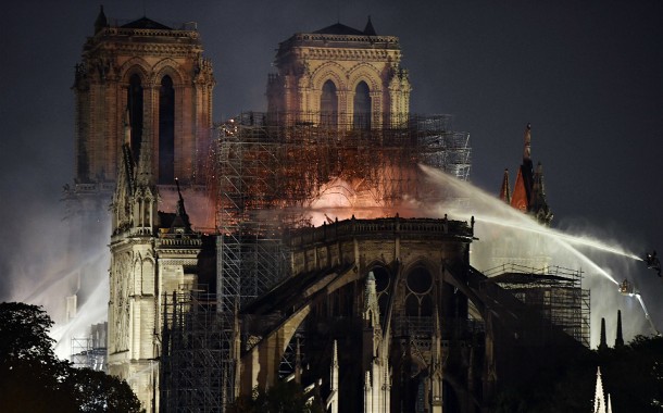 Catedral de Notre-Dame arrecada  600 euros milhões em doações para reconstrução