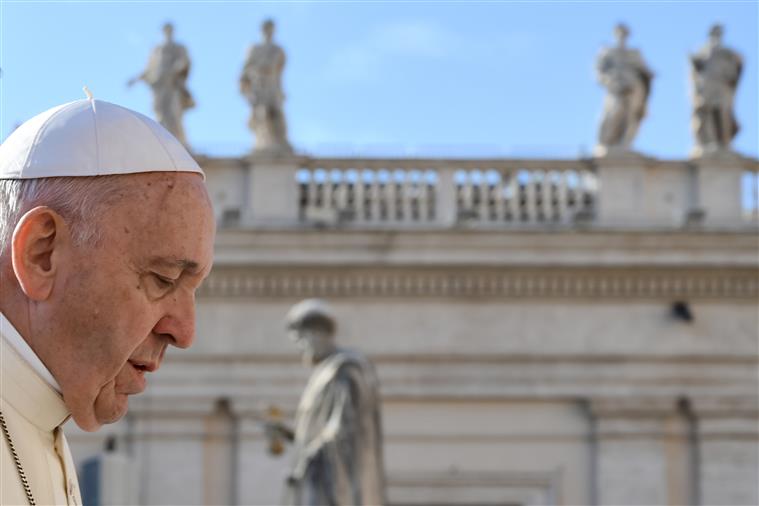 Papa torna obrigatória denúncia de abusos sexuais dentro da Igreja