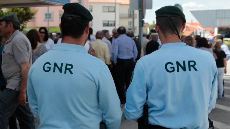 GNR de Fafe detém jovem por posse de cerca 360 doses de droga