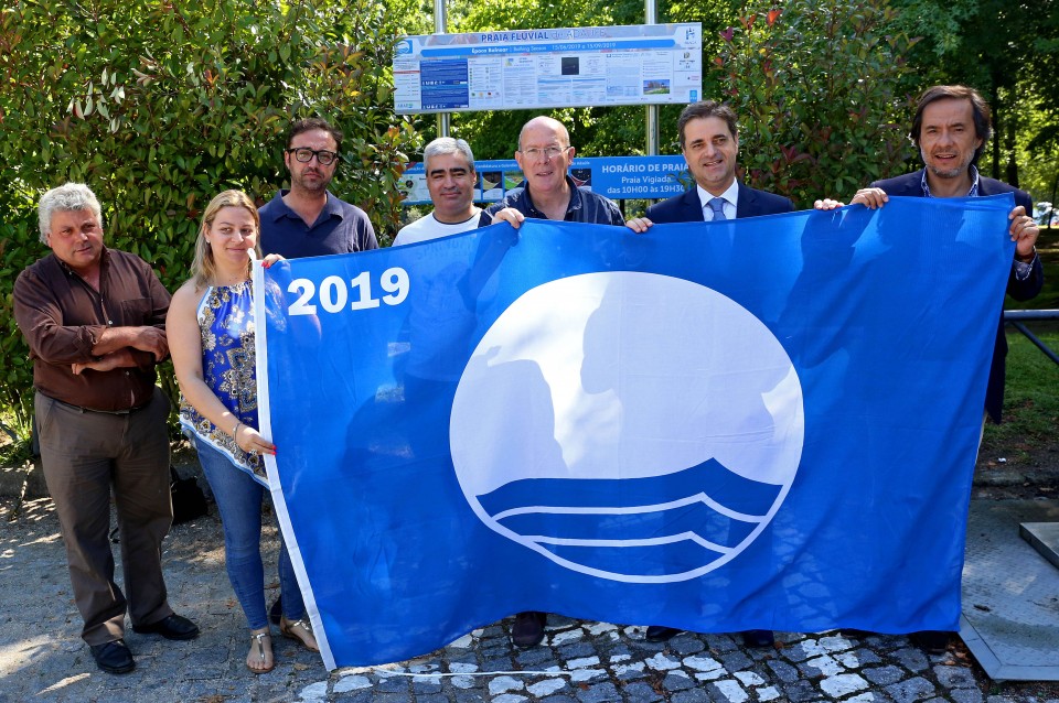 Praia Fluvial de Adaúfe, em Braga, hasteou Bandeira Azul