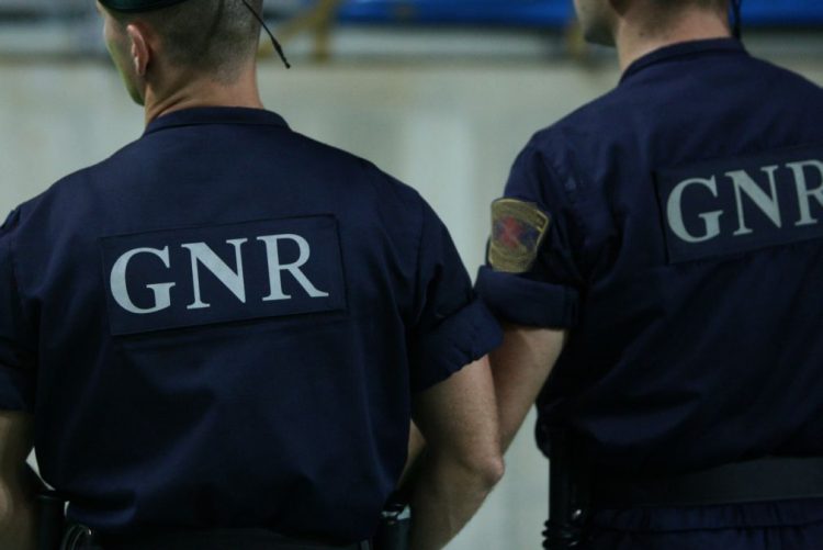 GNR detém em Braga dois assaltantes de pastelarias