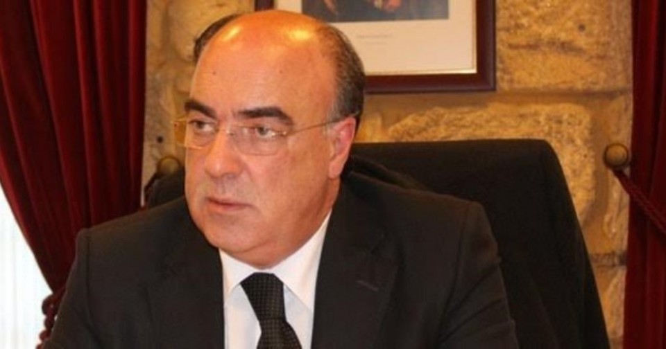 Presidente da Câmara de Barcelos fica em prisão domiciliária