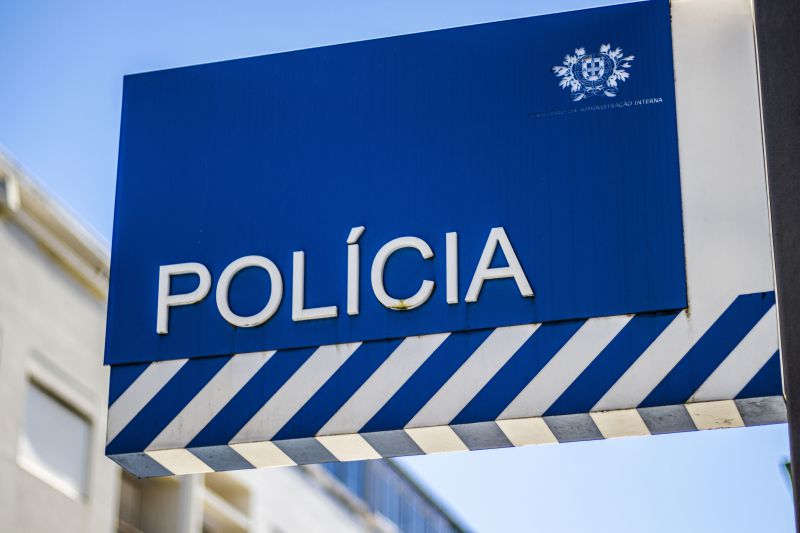 PSP multou 19 cafés e identificou 42 estudantes por consumo de droga junto às escolas