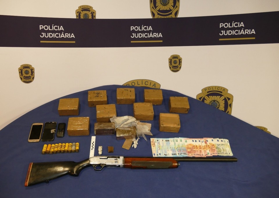 PJ de Braga detém casal por tráfico de droga em Valença