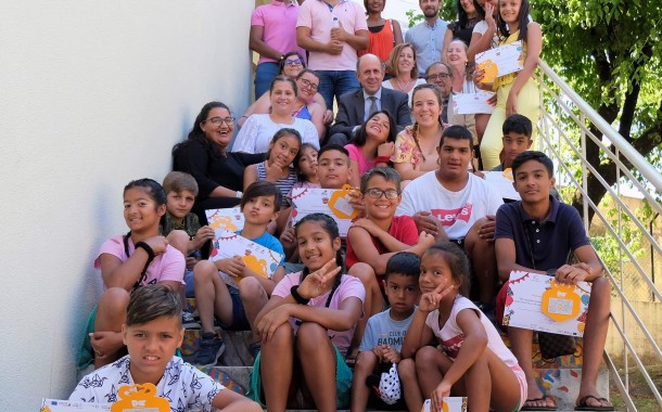 Juventude da Cruz Vermelha de Braga entrega prémio de mérito escolar