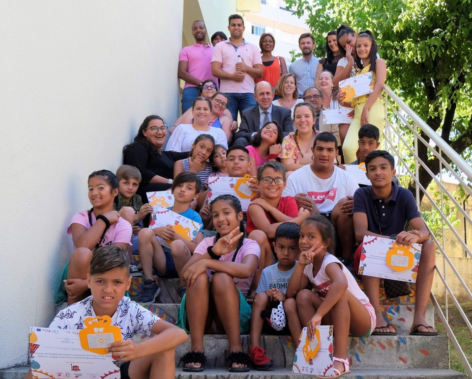 Juventude da Cruz Vermelha de Braga entrega prémio de mérito escolar