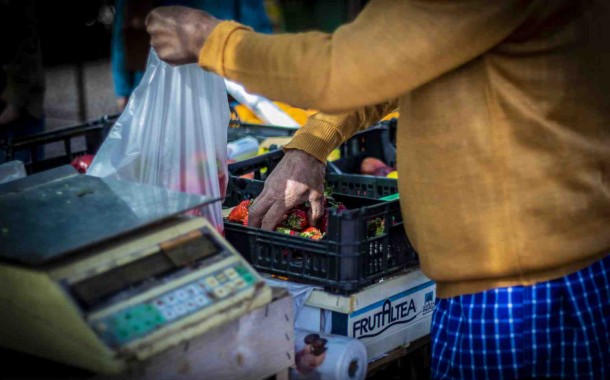 No próximo ano serão proibidas embalagens de plástico para pão, fruta e legumes