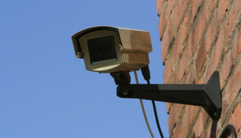 Videovigilância obrigatória em bares e discotecas a partir desta quinta-feira