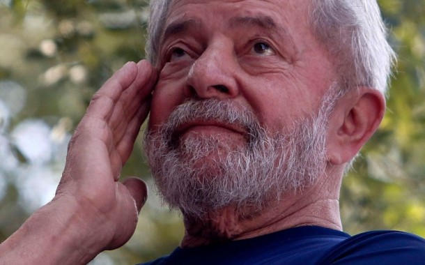 Juristas de 11 países alertam para “graves vícios” nos processos contra Lula da Silva