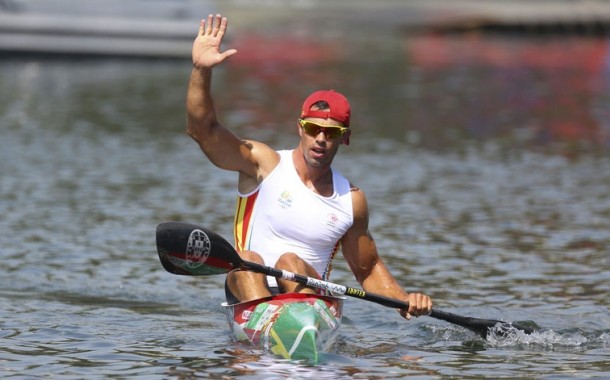 Mundial de Canoagem: Fernando Pimenta conquista bronze e qualificação para Tóquio2020