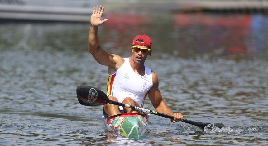 Mundial de Canoagem: Fernando Pimenta conquista bronze e qualificação para Tóquio2020