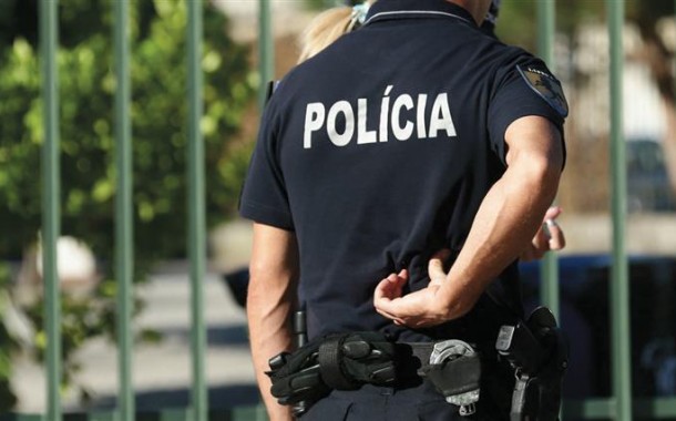 Polícia alerta para burlas com falsos acidentes em parques de estacionamento