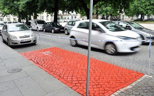 Braga converte 90 lugares de estacionamento para trotinetes eléctricas