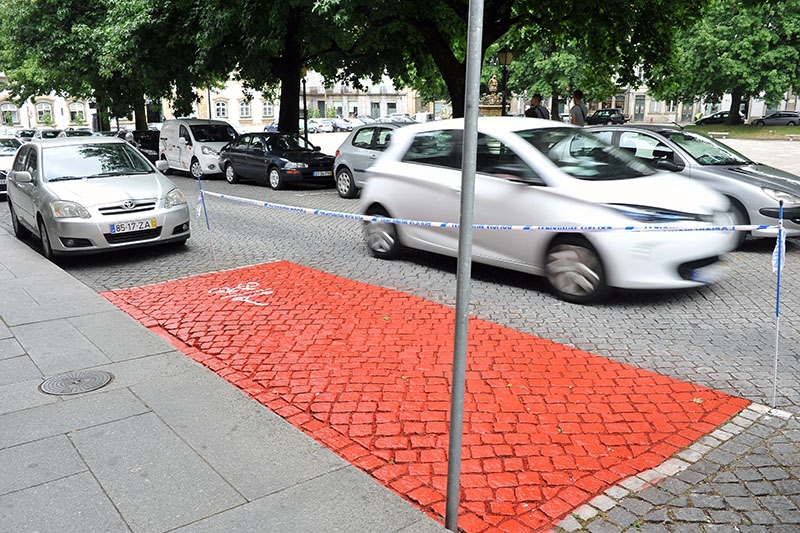 Braga converte 90 lugares de estacionamento para trotinetes eléctricas