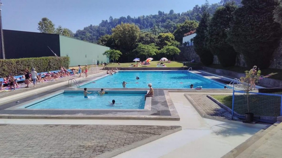 Jovem de 13 anos em estado crítico após pré-afogamento em piscina de Braga