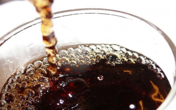 Alimentos com mais açúcar e gorduras banidos da publicidade para crianças