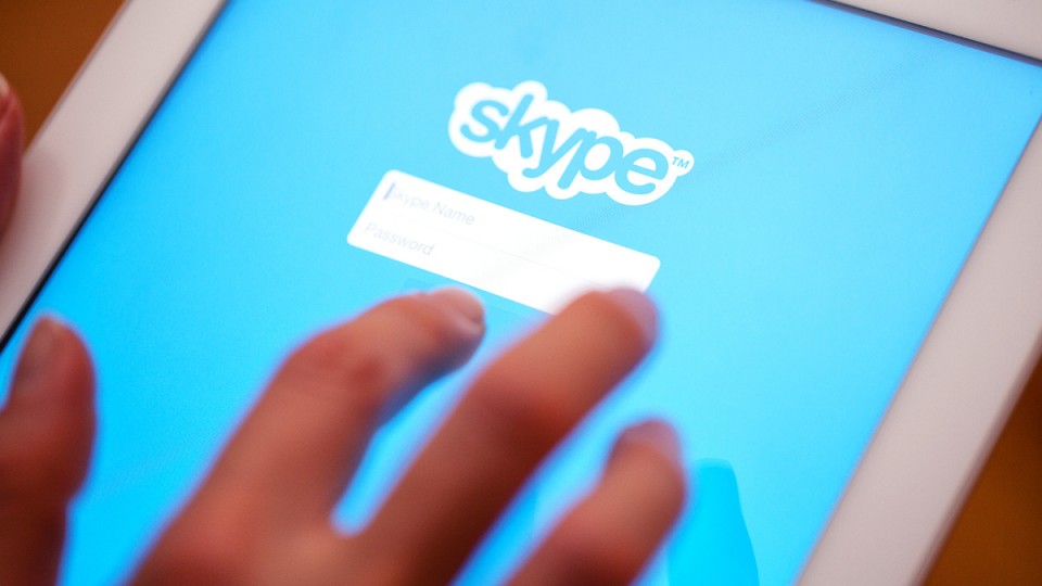 Microsoft admite que ouve as chamadas das pessoas no Skype