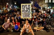 Reino Unido: Milhares nas ruas de Londres em protesto contra a decisão de Boris Johnson de suspender o Parlamento