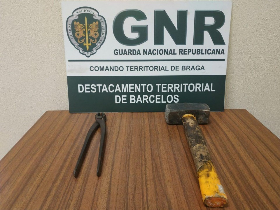 GNR de Barcelos ‘apanha’ quatro jovens por furto de esmolas