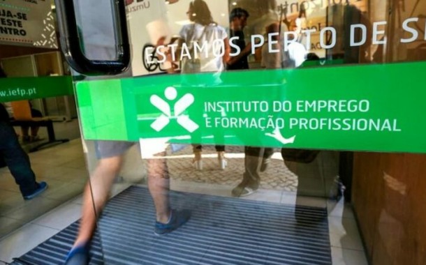Desemprego recua para 6,4% em Julho, valor mais baixo desde 2002