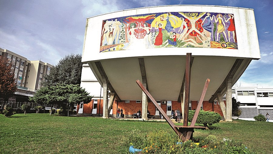 Escola Gulbenkian de Braga adia início das aulas por falta de funcionários