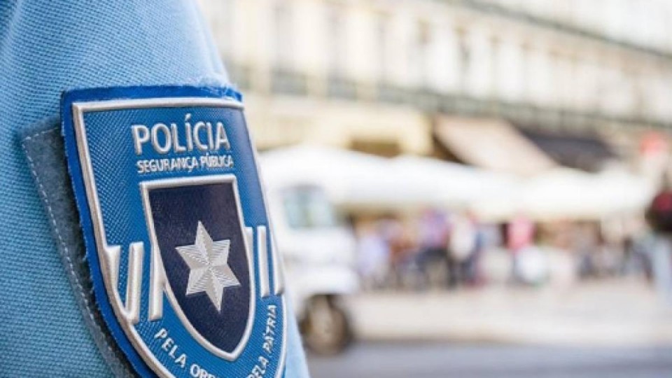 PSP deteve em Braga jovem que roubou taxistas, motoristas da Uber e estafetas motorizados