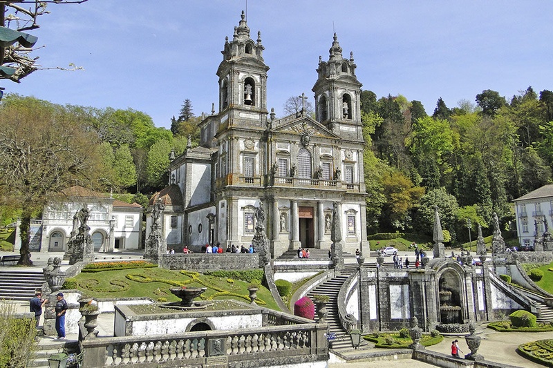 Homem detido após furto na Basílica do Bom Jesus