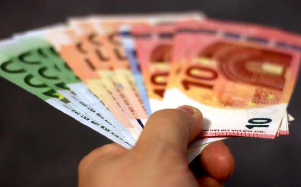 Assalta banco no Porto com um bilhete a dizer “isto é um assalto”…