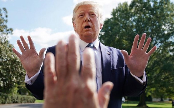 Câmara dos Representantes dos EUA aprova inquérito para a destituição de Trump
