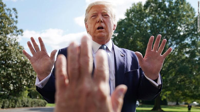 Câmara dos Representantes dos EUA aprova inquérito para a destituição de Trump