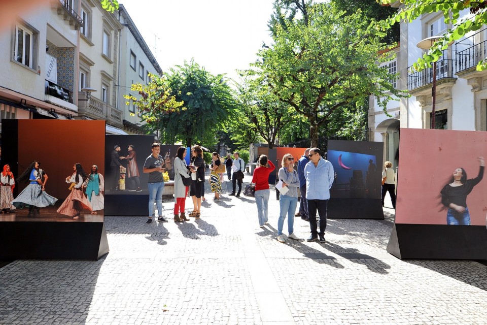 Exposição ‘Quem tem medo?’ mostra comunidade cigana de Braga