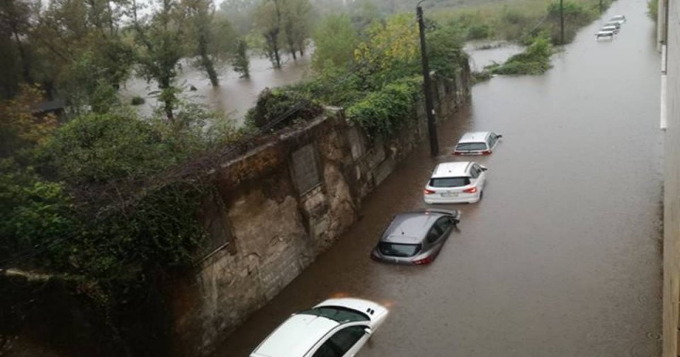 Chuva deixa automóveis submersos em Braga