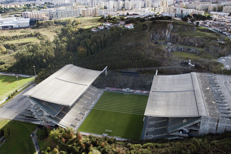 Estádio de Braga já custou 175 milhões, mas deve chegar aos 190. Só em juros foram pagos 24 milhões