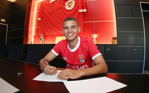 Jovem de Amares assina contrato profissional com o Benfica