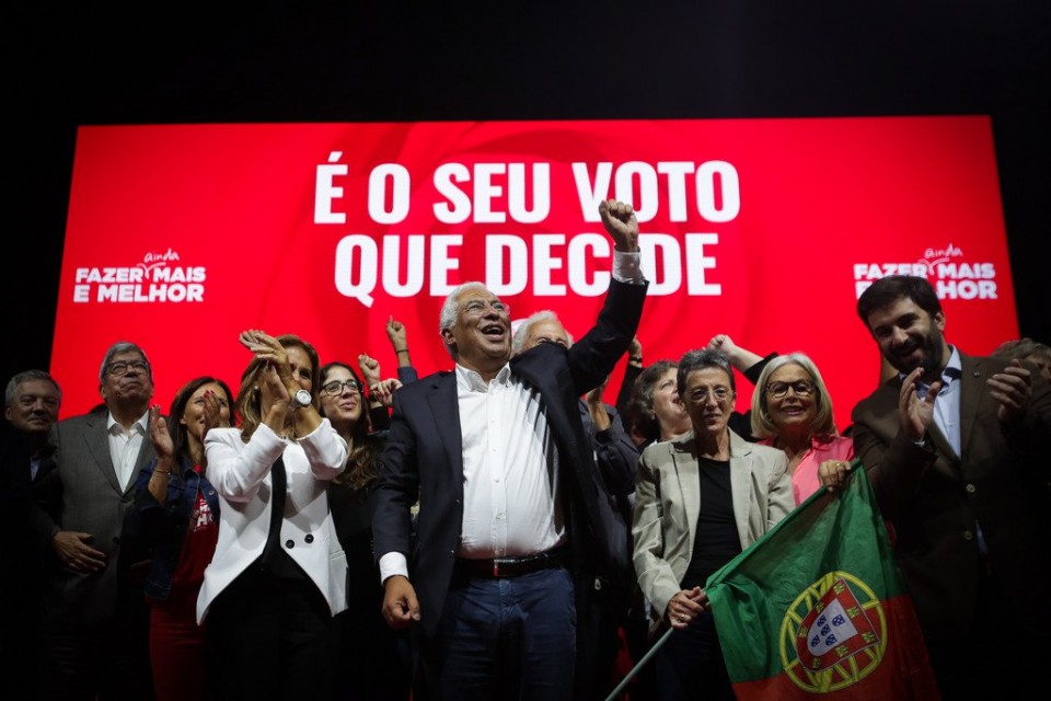 Projecções das televisões dão vitória ao PS com larga maioria