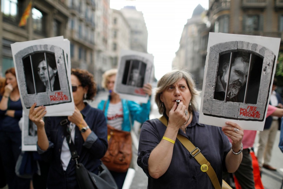Independentistas catalães condenados a penas de prisão até 13 anos