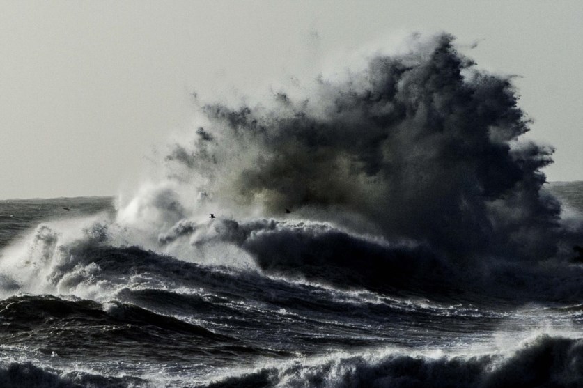 Depressão Amelie a caminho com mais chuva, vento e ondas de 5 metros em Esposende